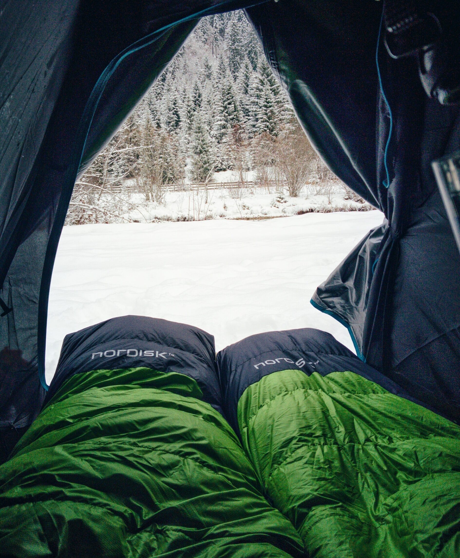 You are currently viewing What To Do With A Wet Sleeping Bag On The Trail?